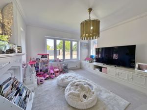 Photo 9- click for photo gallery